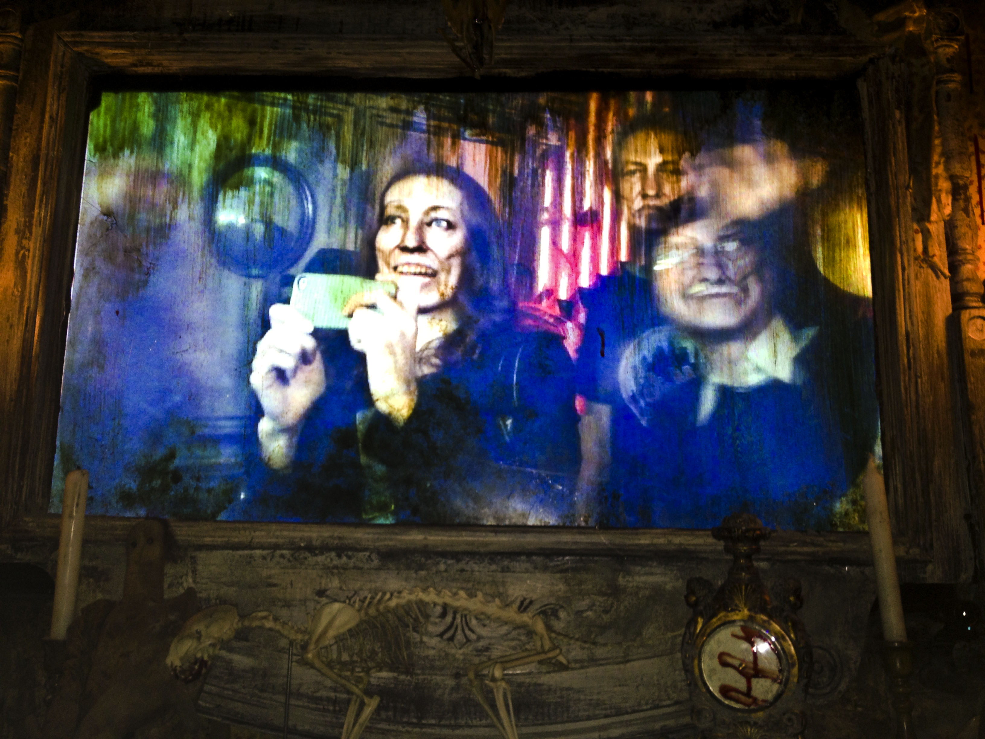 Blood Manor Haunted Hoouse 2012 zombie mirror